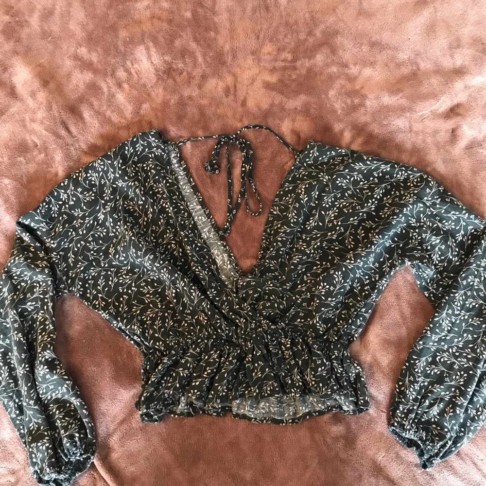 Deep V backless crop blouse